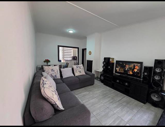 16 BEDROOM COMPLEX FOR SALE IN KENSINGTON